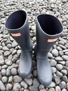 Hunter Matte Navy Knee-High Rain Boots with Red Logo